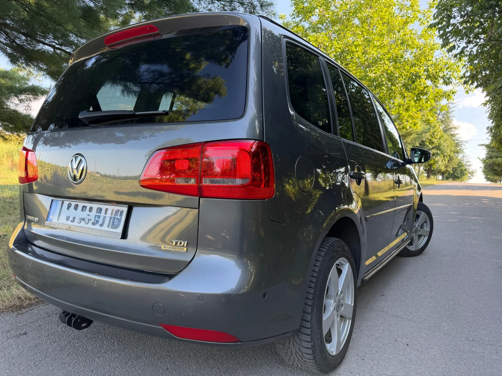 VW Touran, снимка 8 - Автомобили и джипове - 55467359