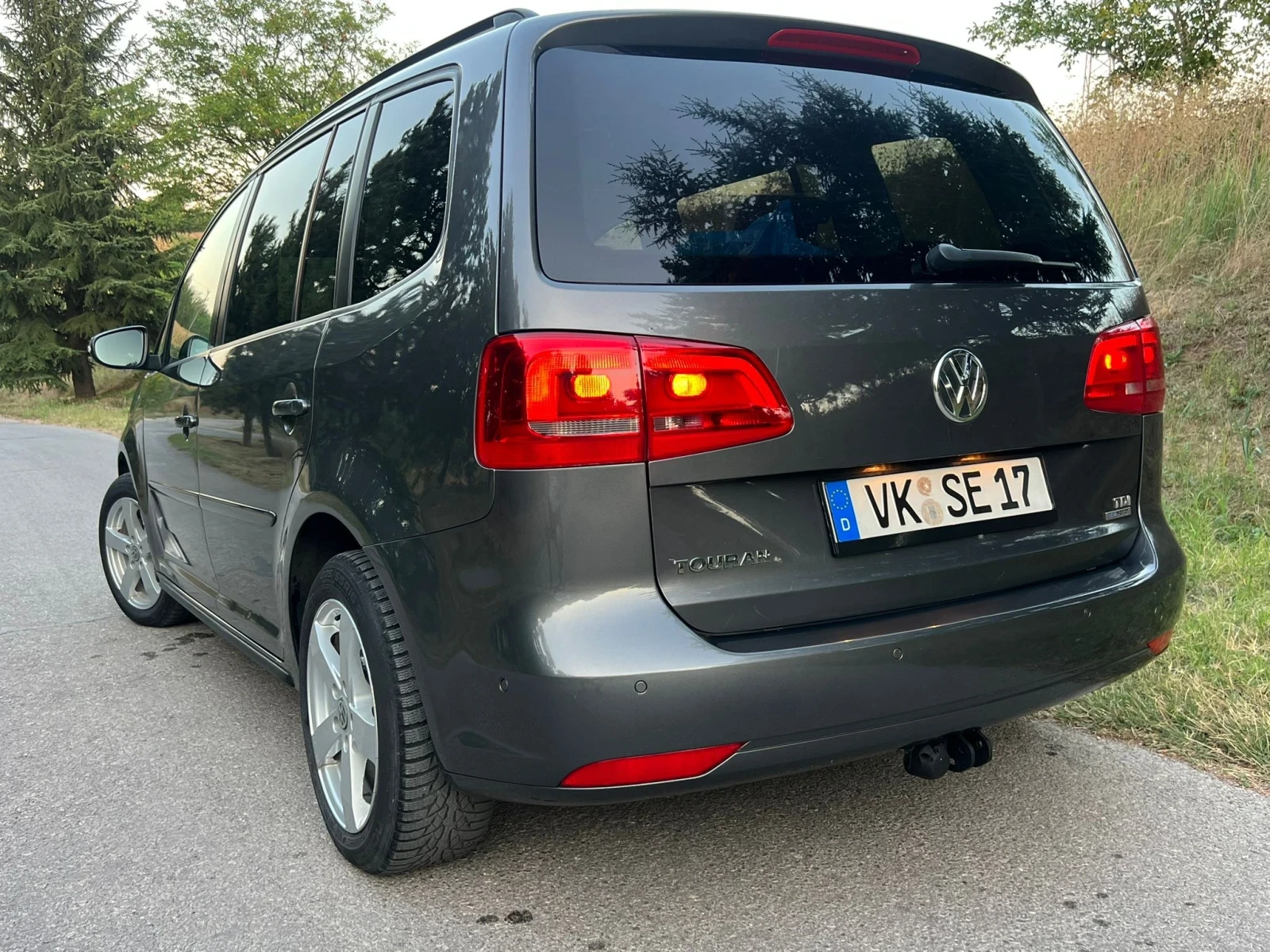 VW Touran 1.6 , снимка 3 - Автомобили и джипове - 55949312