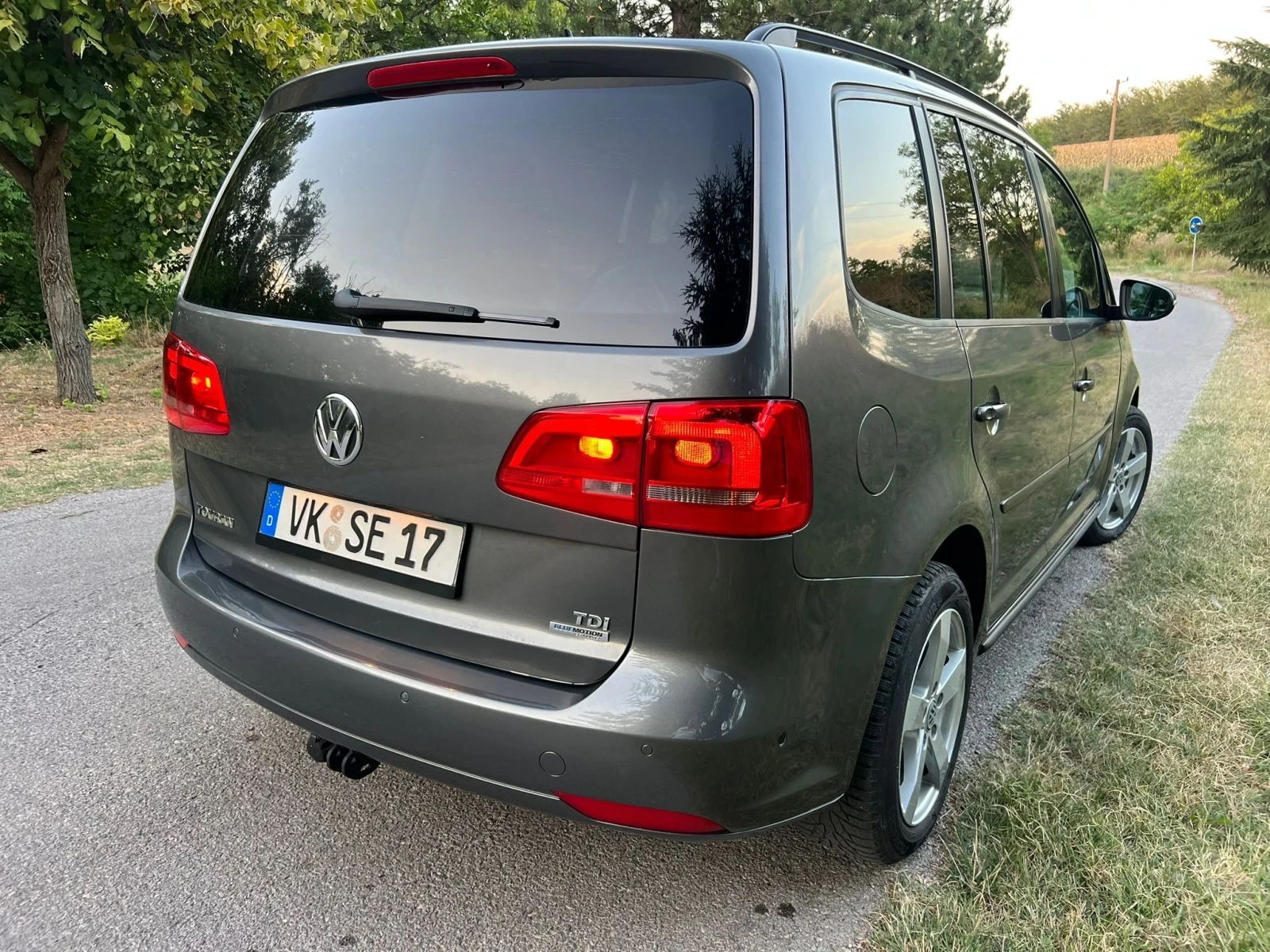 VW Touran 1.6 , снимка 4 - Автомобили и джипове - 55949312