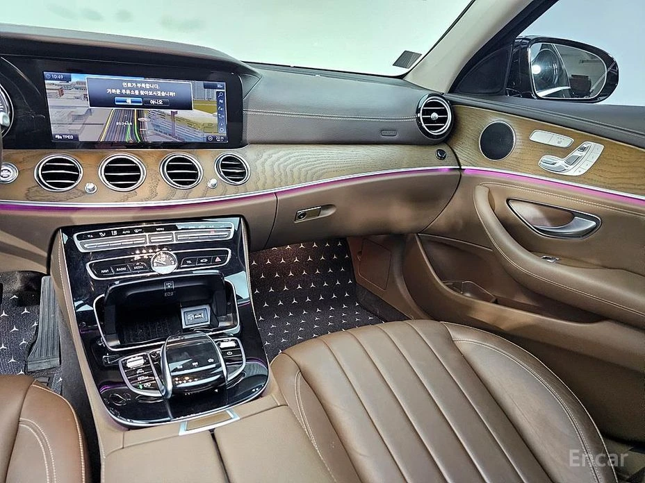 Mercedes-Benz E 220, снимка 7 - Автомобили и джипове - 55510517