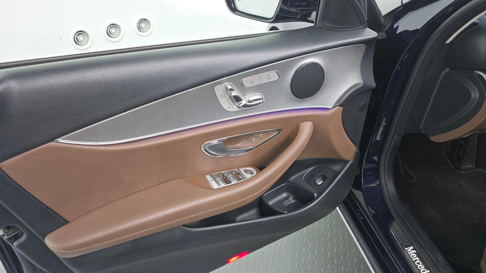 Mercedes-Benz E 300 Avantgarde, снимка 13 - Автомобили и джипове - 55584055