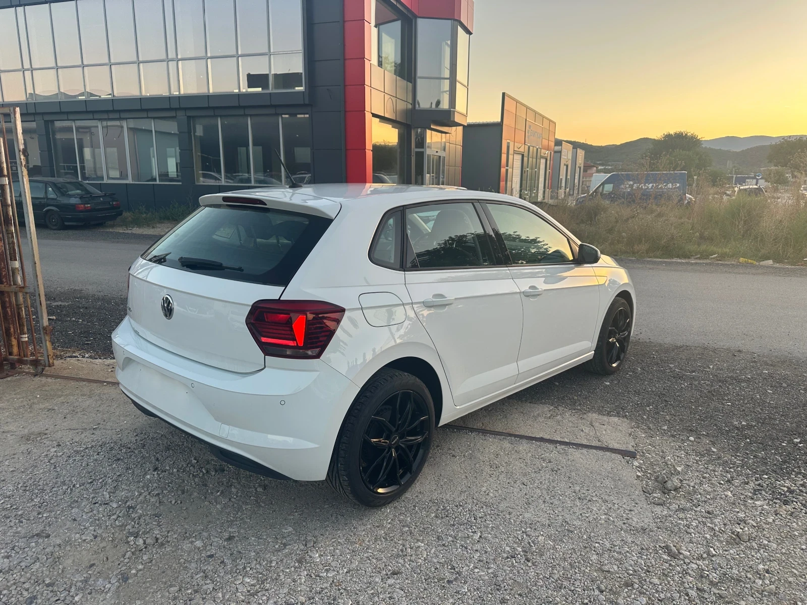 VW Polo 1.0 TURBO SERVICE BOOK , снимка 5 - Автомобили и джипове - 55982973