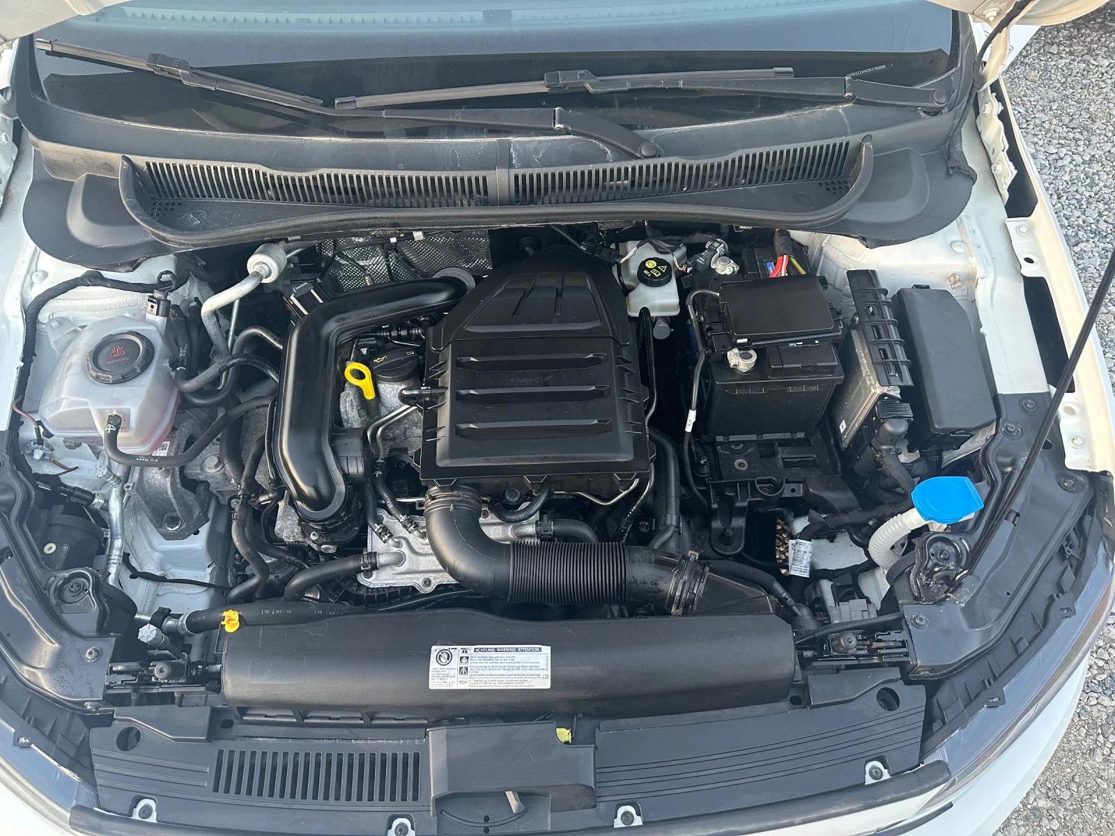 VW Polo 1.0 TURBO SERVICE BOOK , снимка 13 - Автомобили и джипове - 55982973
