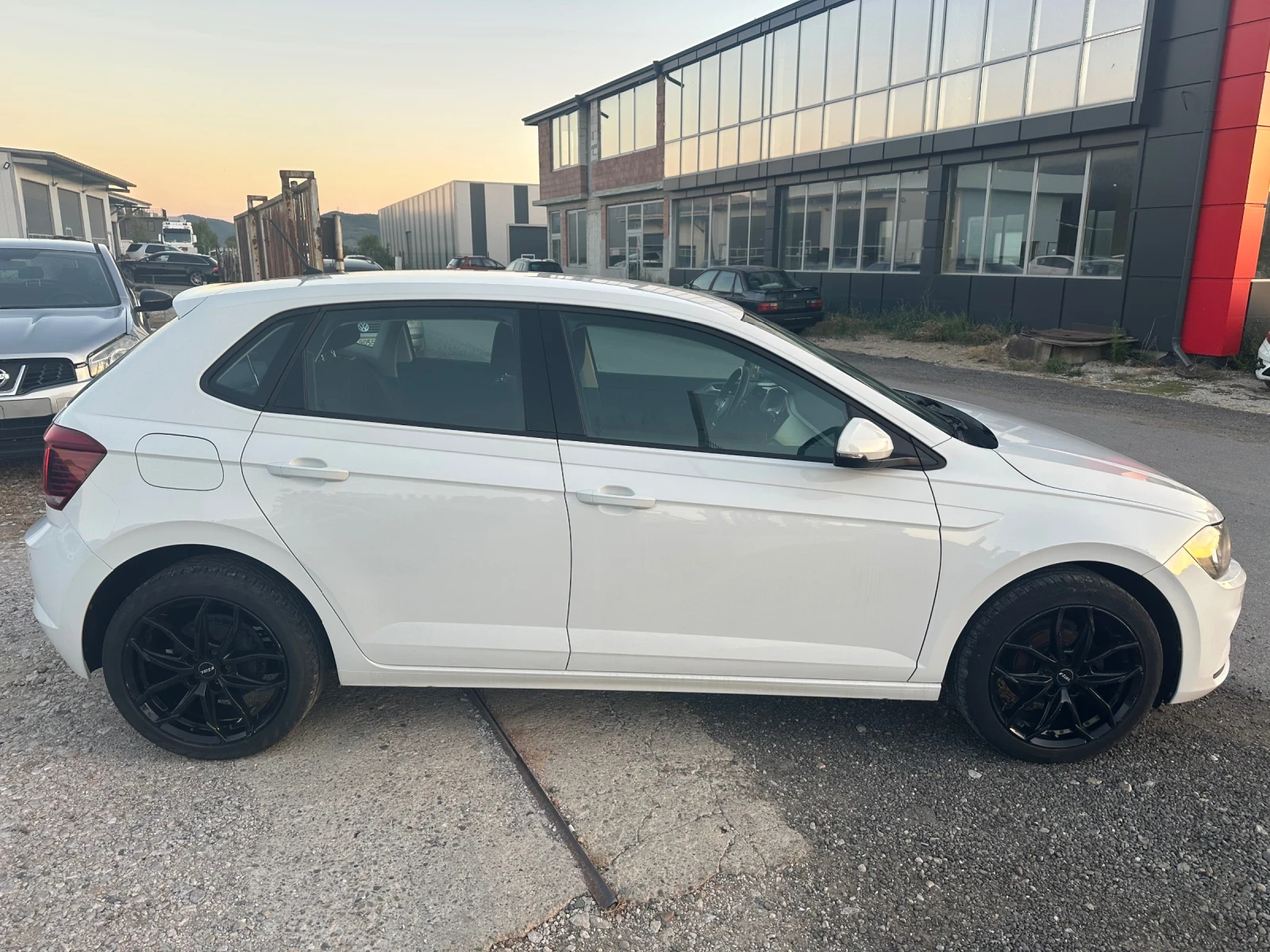 VW Polo 1.0 TURBO SERVICE BOOK , снимка 6 - Автомобили и джипове - 55982973
