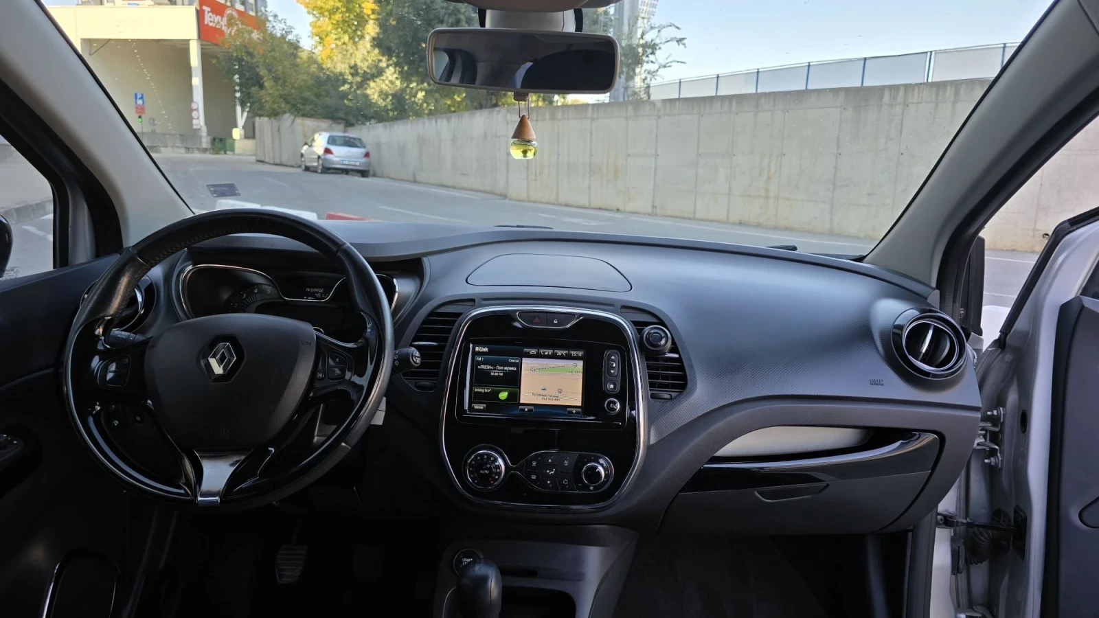 Renault Captur 1.5dci, снимка 9 - Автомобили и джипове - 56417196