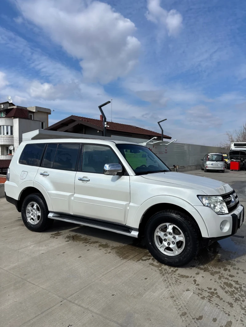 Mitsubishi Pajero 3.8 i V6 ГАЗ, снимка 5 - Автомобили и джипове - 49290872