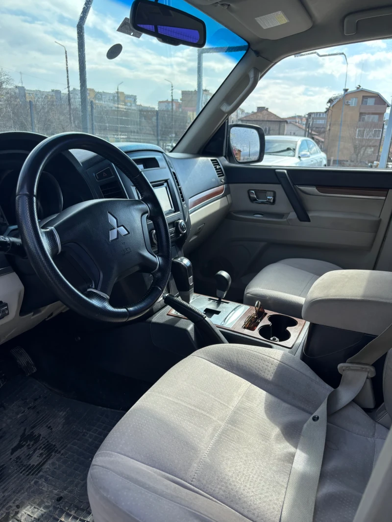 Mitsubishi Pajero 3.8 i V6 ГАЗ, снимка 9 - Автомобили и джипове - 49290872