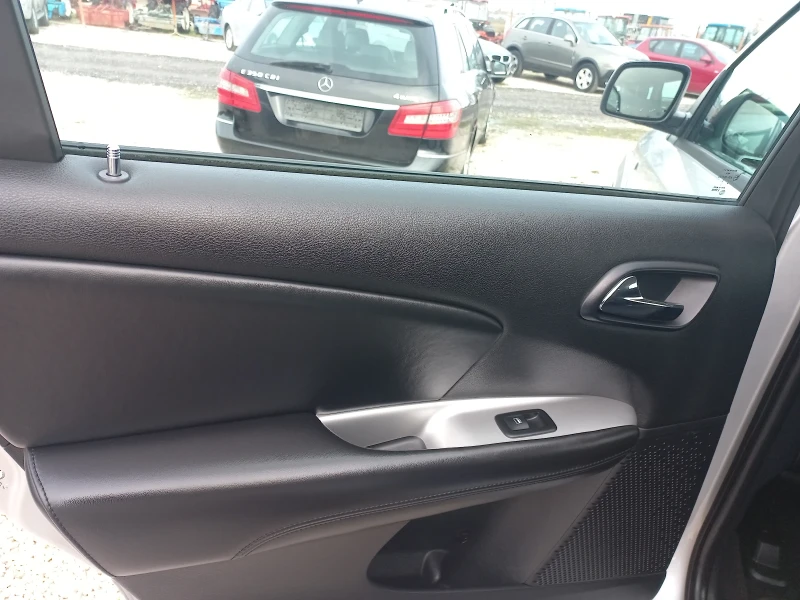 Fiat Freemont 2, 0 ltd 6+ 1, снимка 12 - Автомобили и джипове - 53280905