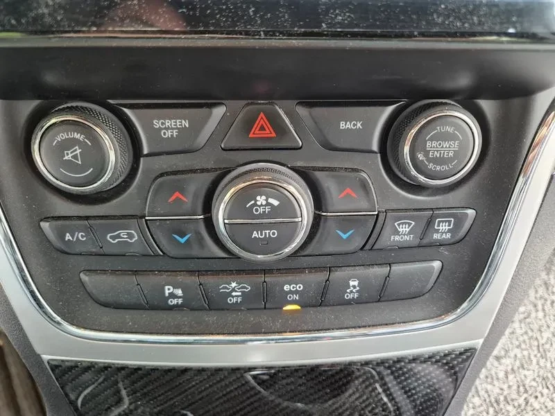 Jeep Cherokee 3.0D AWD Overland - САМО 30% АВАНС, снимка 14 - Автомобили и джипове - 55662010