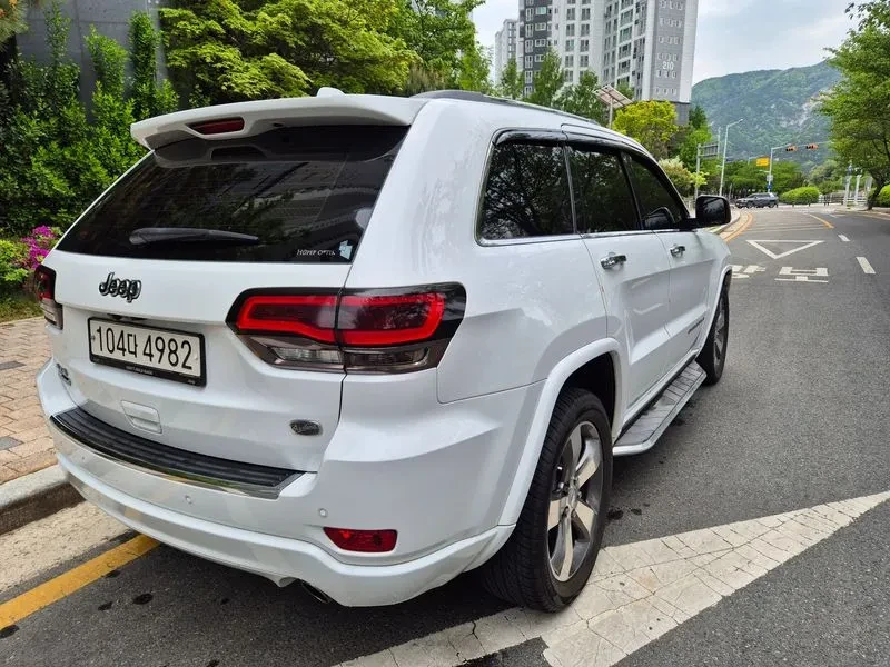 Jeep Cherokee 3.0D AWD Overland - САМО 30% АВАНС, снимка 6 - Автомобили и джипове - 55662010
