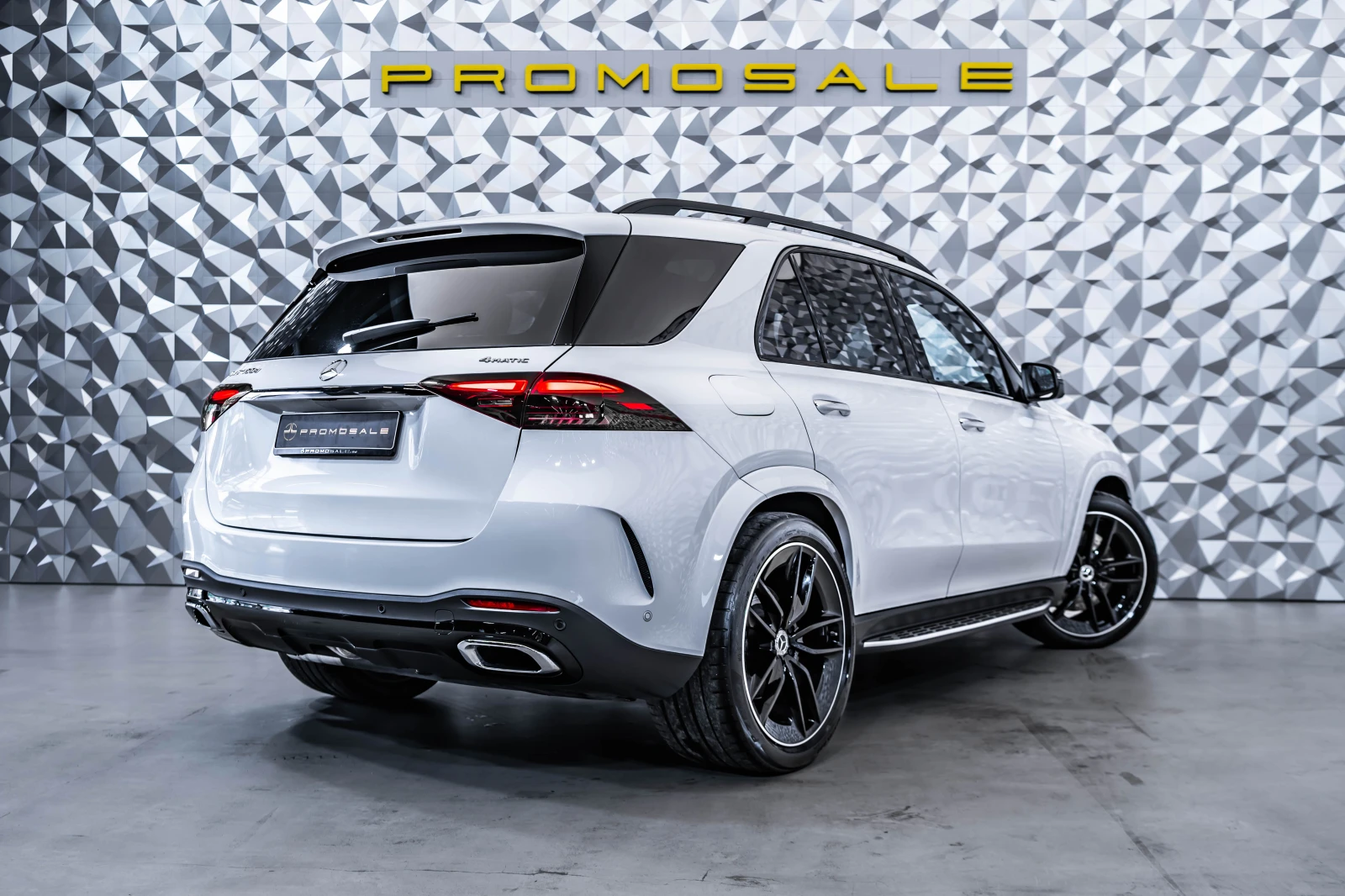 Mercedes-Benz GLE 450 d 4M AMG* Night* Pano* Burm - изображение 4