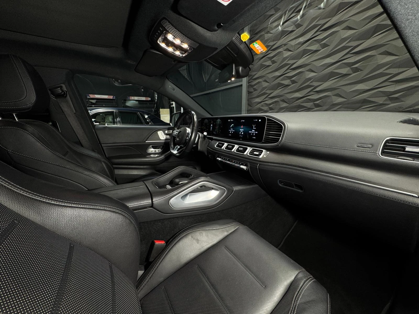Mercedes-Benz GLE 400 d 4Matic AMG* 360* Vent* Burmester* Pano - изображение 10