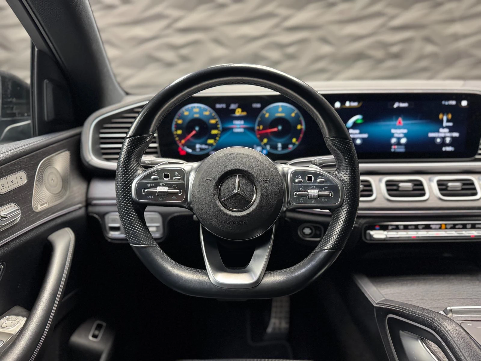 Mercedes-Benz GLE 400 d 4Matic AMG* 360* Vent* Burmester* Pano - изображение 6