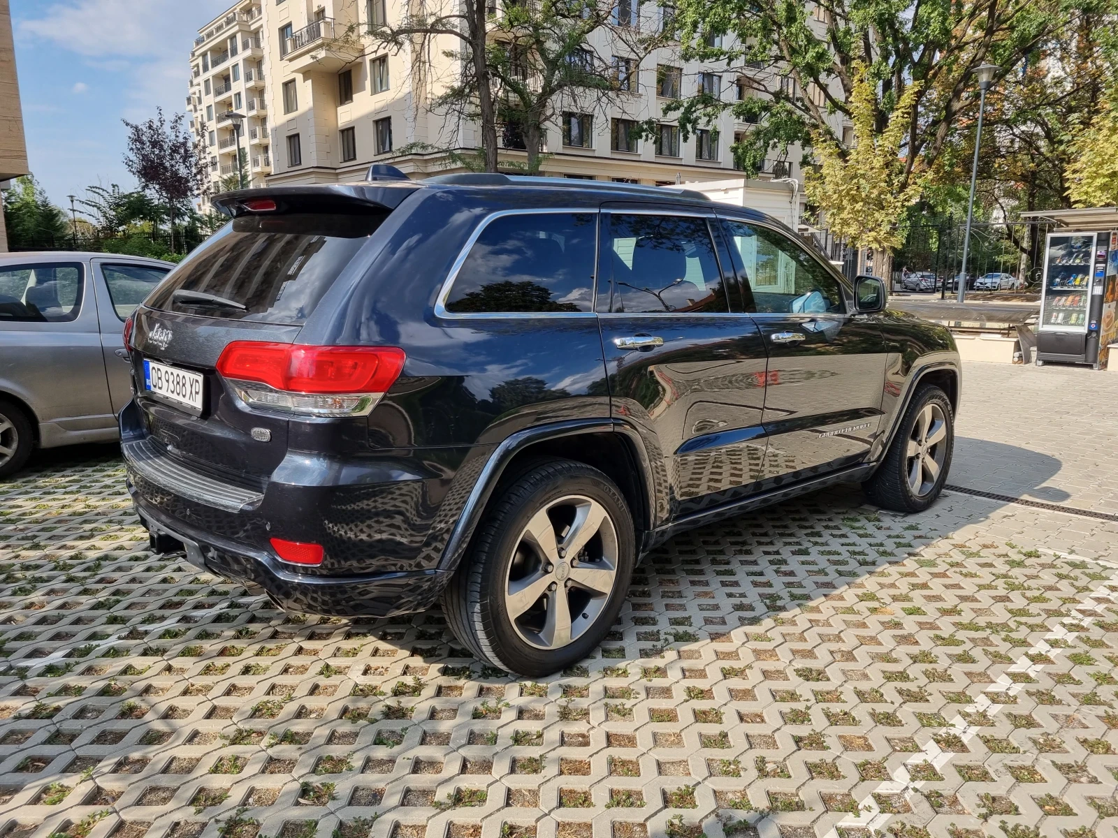 Jeep Grand cherokee 5.7 Overland - изображение 8