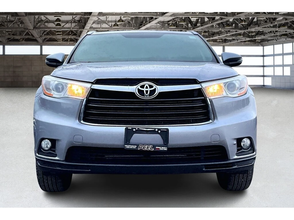 Toyota Highlander Подгреви * Камера * 8 Места * Става на Газ * , снимка 2 - Автомобили и джипове - 53819605