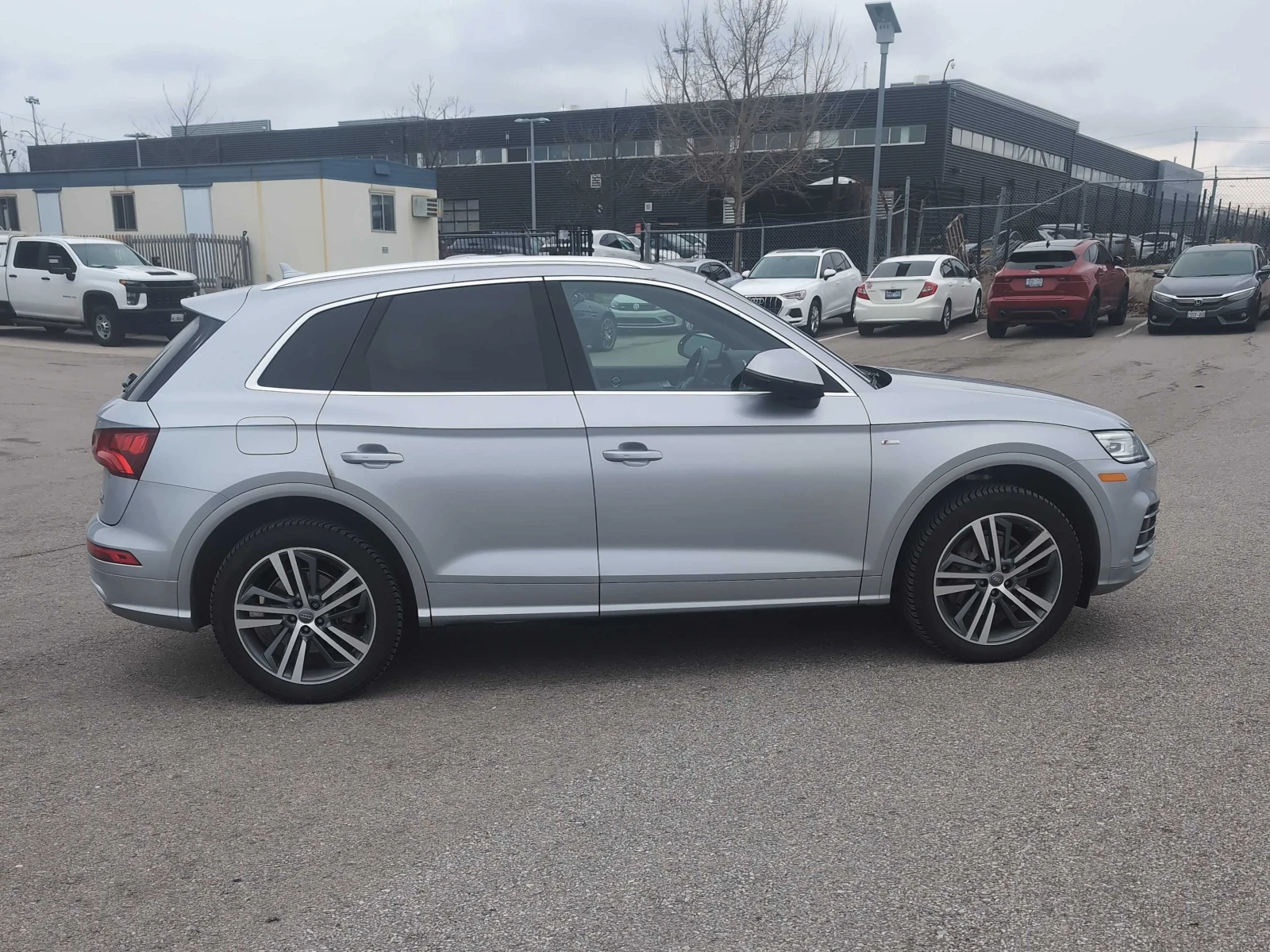 Audi Q5 PROGRESSIV * * CARFAX * * АВТО КРЕДИТ * * , снимка 4 - Автомобили и джипове - 54219301