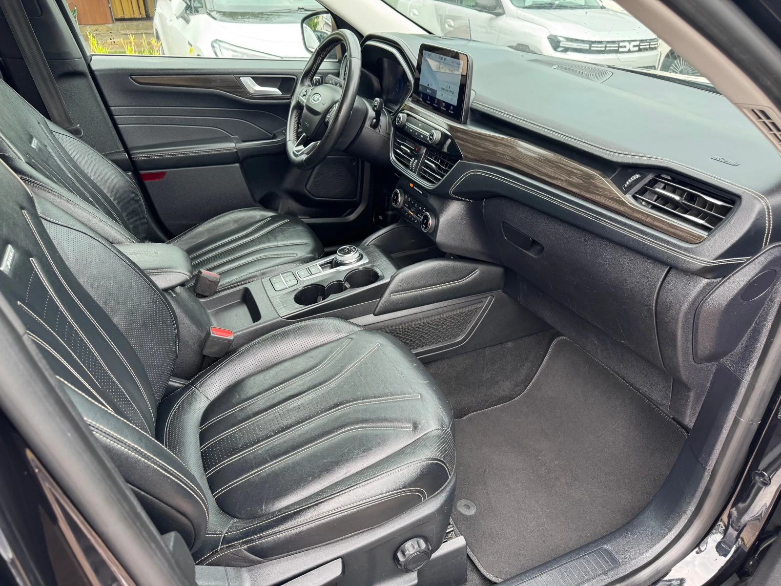 Ford Kuga 2.5 PHEV Vignale, снимка 13 - Автомобили и джипове - 54748324