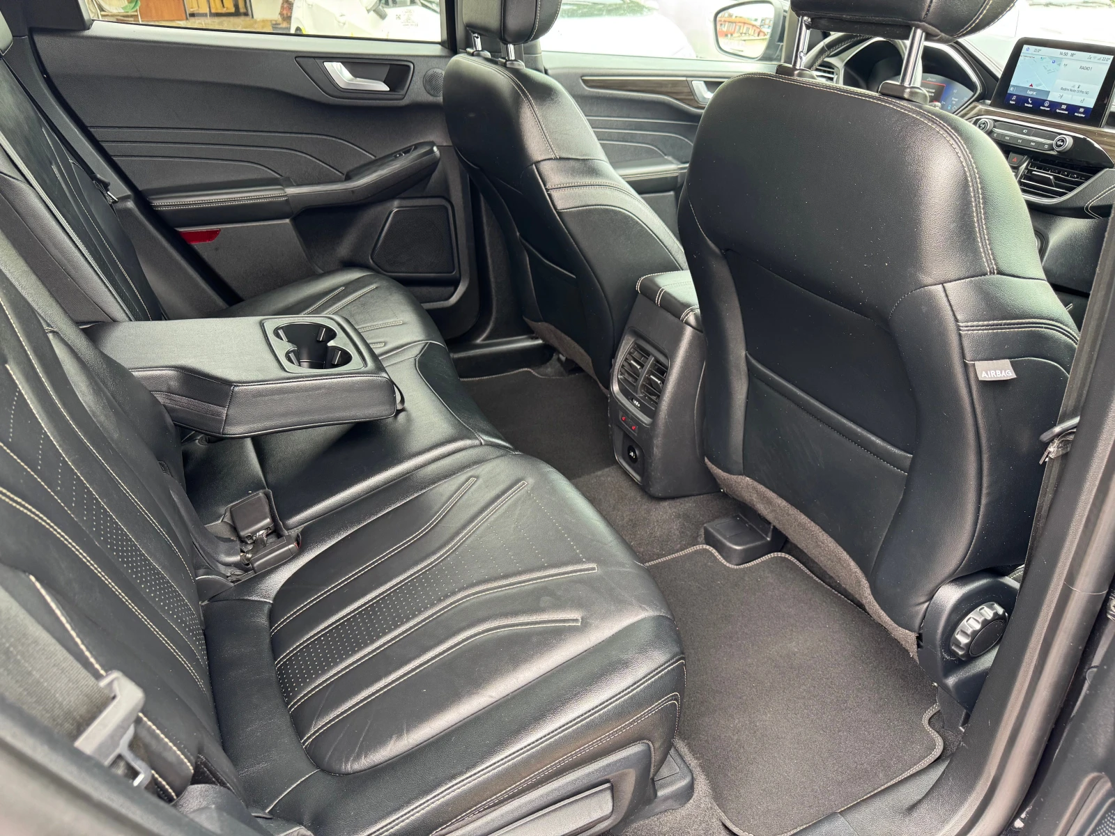 Ford Kuga 2.5 PHEV Vignale, снимка 12 - Автомобили и джипове - 54748324