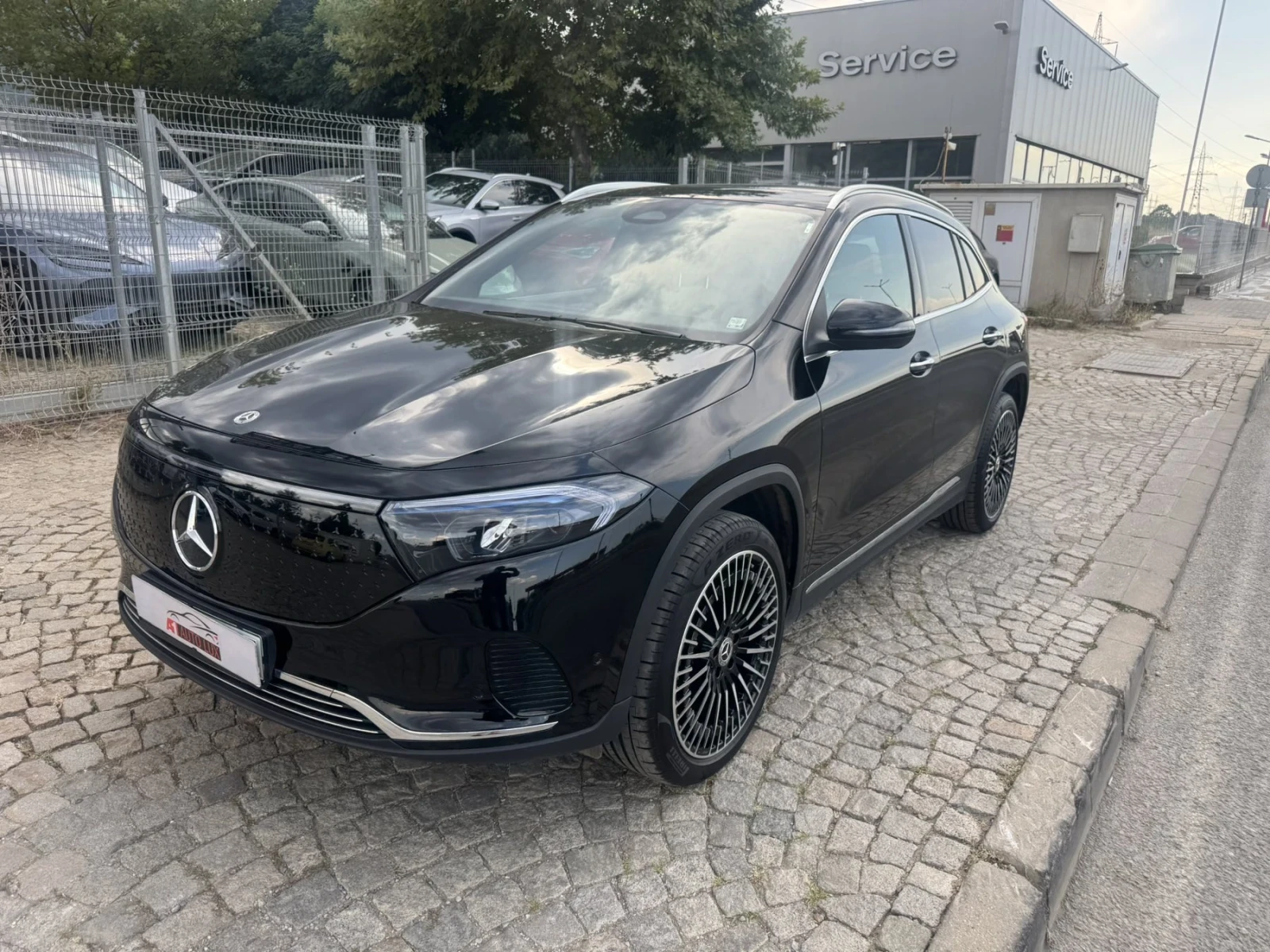 Mercedes-Benz EQA 300 4MATIK AMG, снимка 2 - Автомобили и джипове - 55702134
