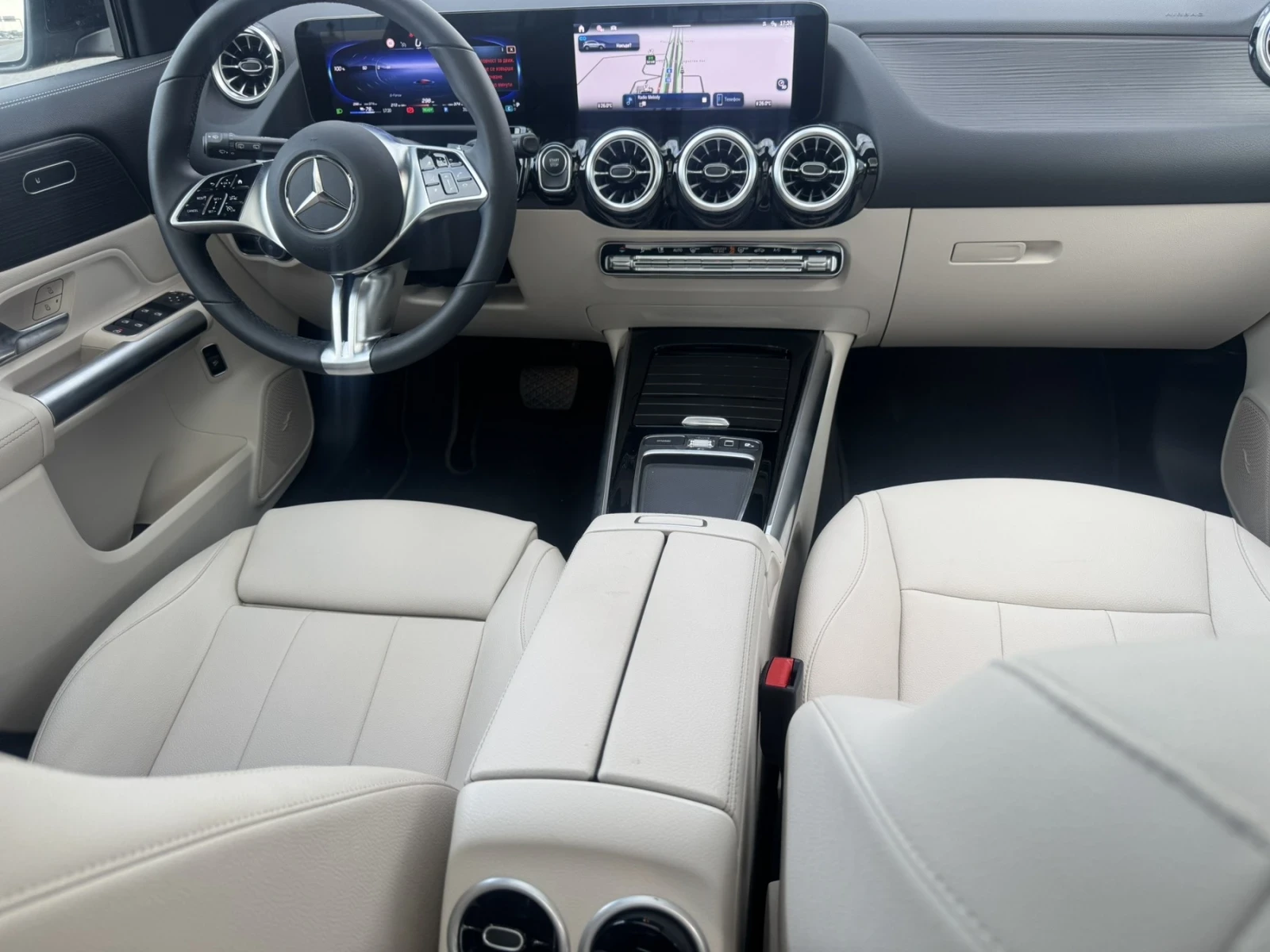 Mercedes-Benz EQA 300 4MATIK AMG, снимка 8 - Автомобили и джипове - 55702134