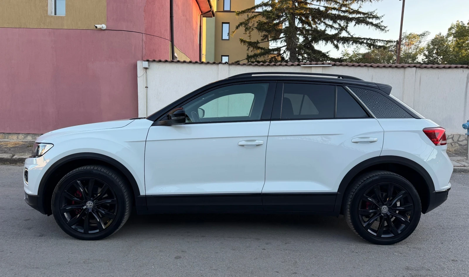 VW T-Roc 2.0 TSI Sport Line 4 MOTION Внос Швейцария, снимка 3 - Автомобили и джипове - 55981730