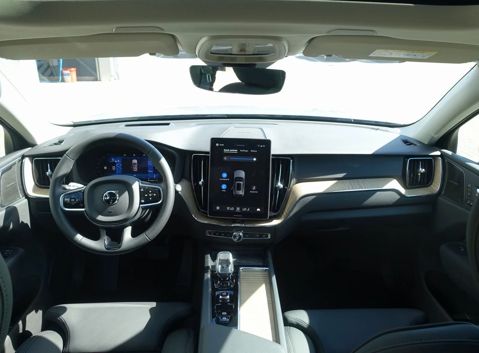 Volvo XC60 T6 AWD Plus, снимка 10 - Автомобили и джипове - 56476625