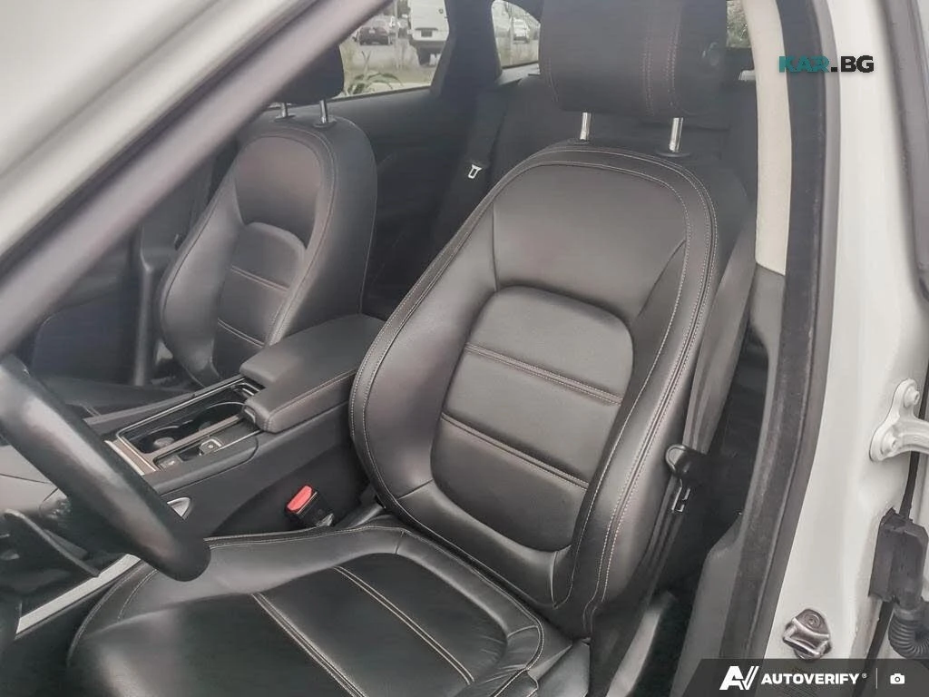 Jaguar F-PACE PRESTIGE* KEYLESS* LANE ASSIST* CAMERA, снимка 14 - Автомобили и джипове - 56658029