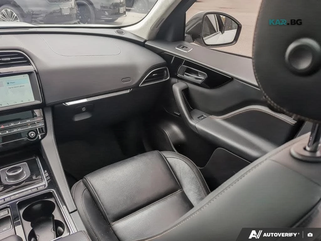 Jaguar F-PACE PRESTIGE* KEYLESS* LANE ASSIST* CAMERA, снимка 12 - Автомобили и джипове - 56658029
