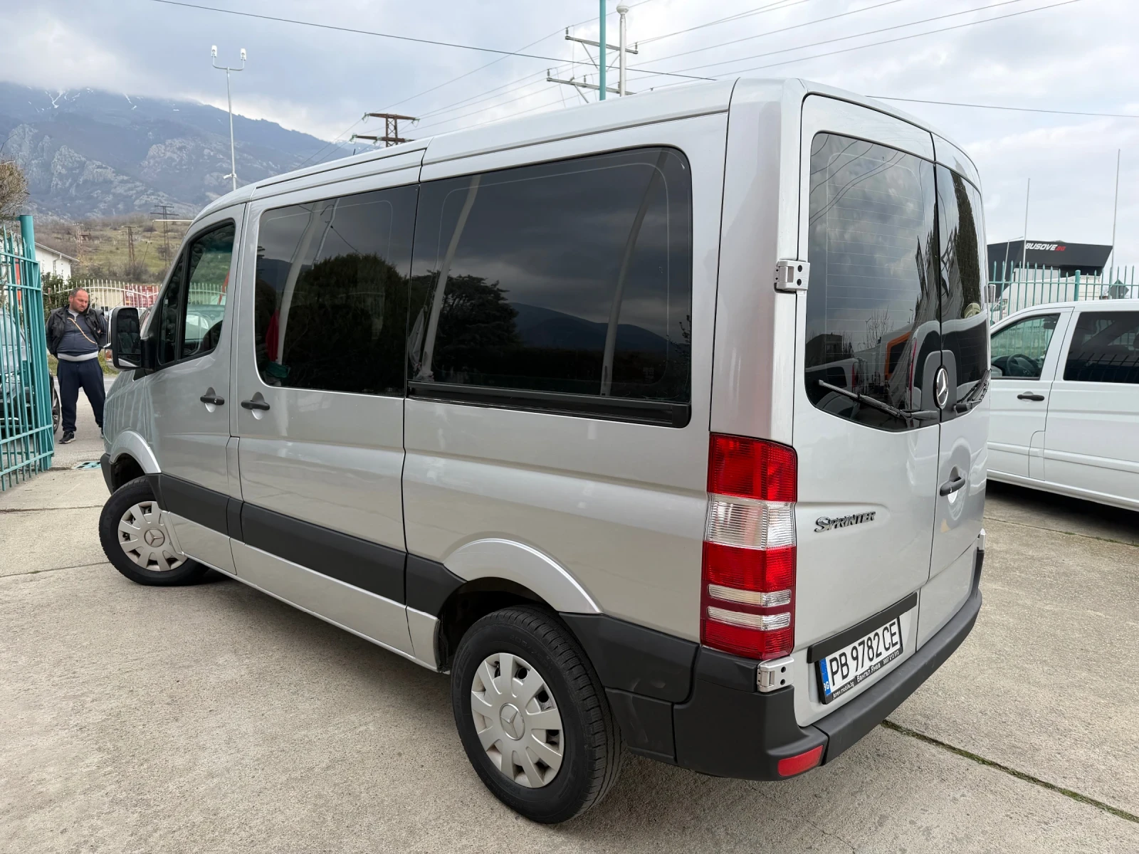 Mercedes-Benz Sprinter 211CDI* 2xКлиматик* 2х стр.врати, снимка 11 - Бусове и автобуси - 53875073