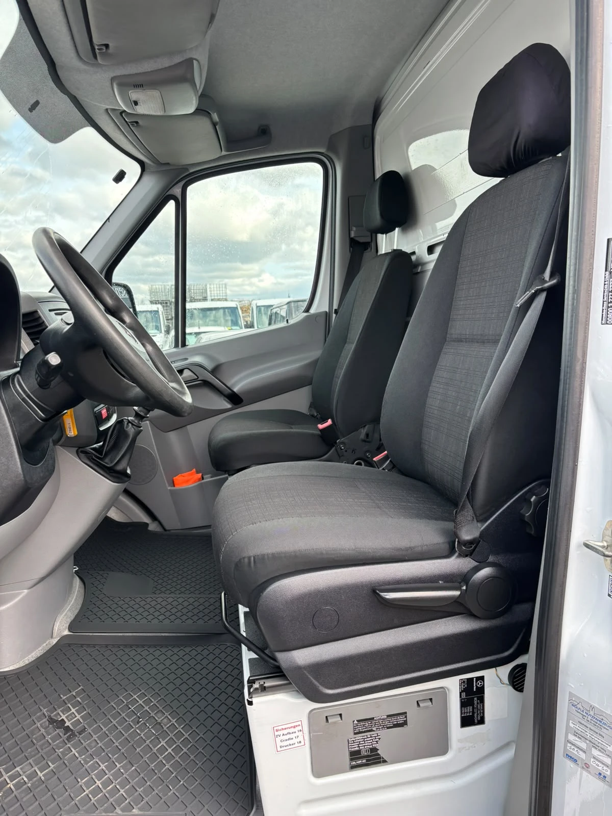 Mercedes-Benz 313 CDI, снимка 4 - Бусове и автобуси - 55852420