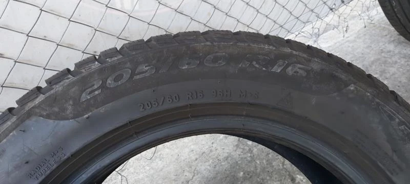 Гуми Зимни 205/60R16, снимка 7 - Гуми и джанти - 29888758