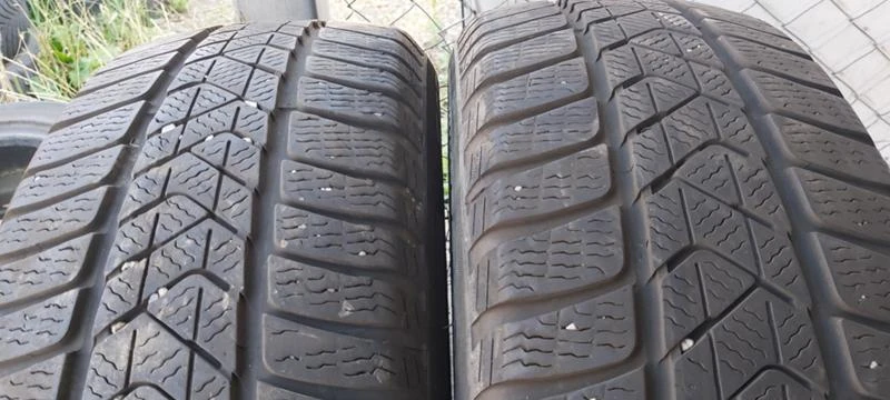 Гуми Зимни 205/60R16, снимка 3 - Гуми и джанти - 29888758