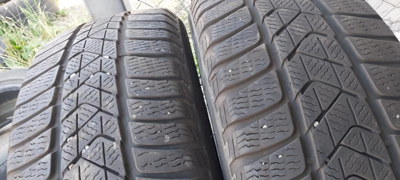 Гуми Зимни 205/60R16, снимка 2 - Гуми и джанти - 29888758