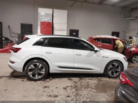 Audi E-Tron Premium Quattro, снимка 13