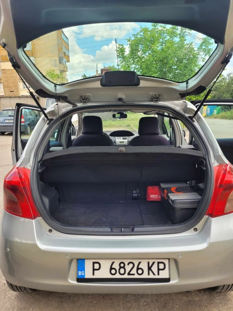 Toyota Yaris 1.3 VVTI, снимка 6 - Автомобили и джипове - 46833499