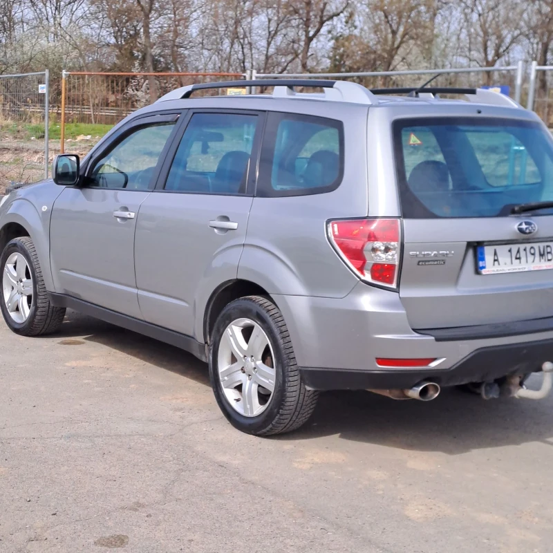 Subaru Forester 2.0i, снимка 4 - Автомобили и джипове - 49516602