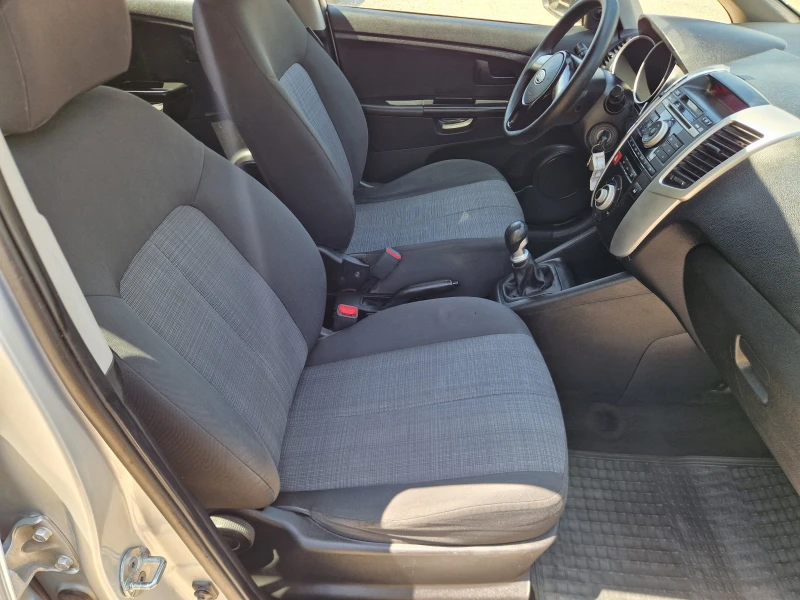 Kia Venga 1.4CRDI/Е5, снимка 11 - Автомобили и джипове - 50507364