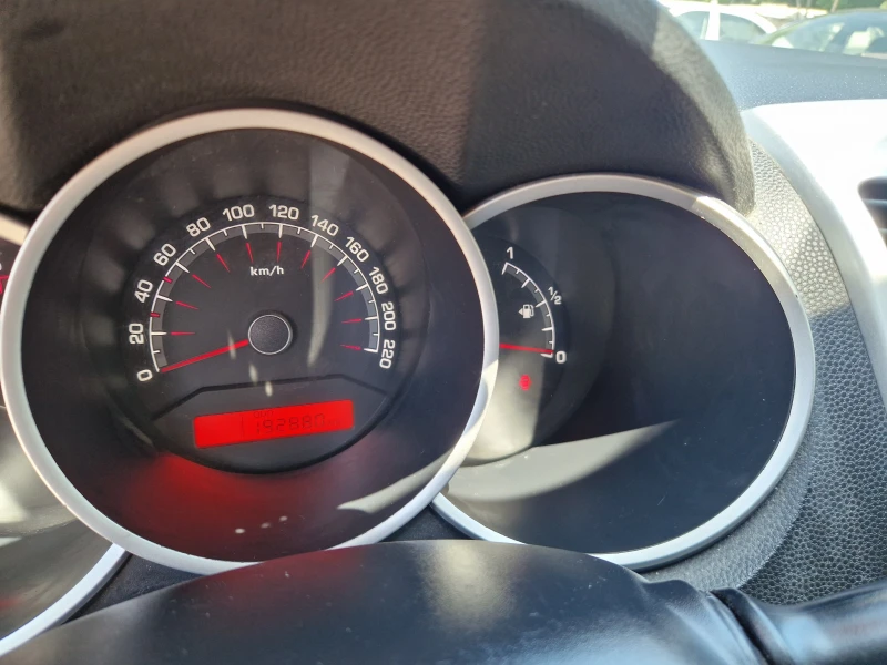 Kia Venga 1.4CRDI/Е5, снимка 10 - Автомобили и джипове - 50507364