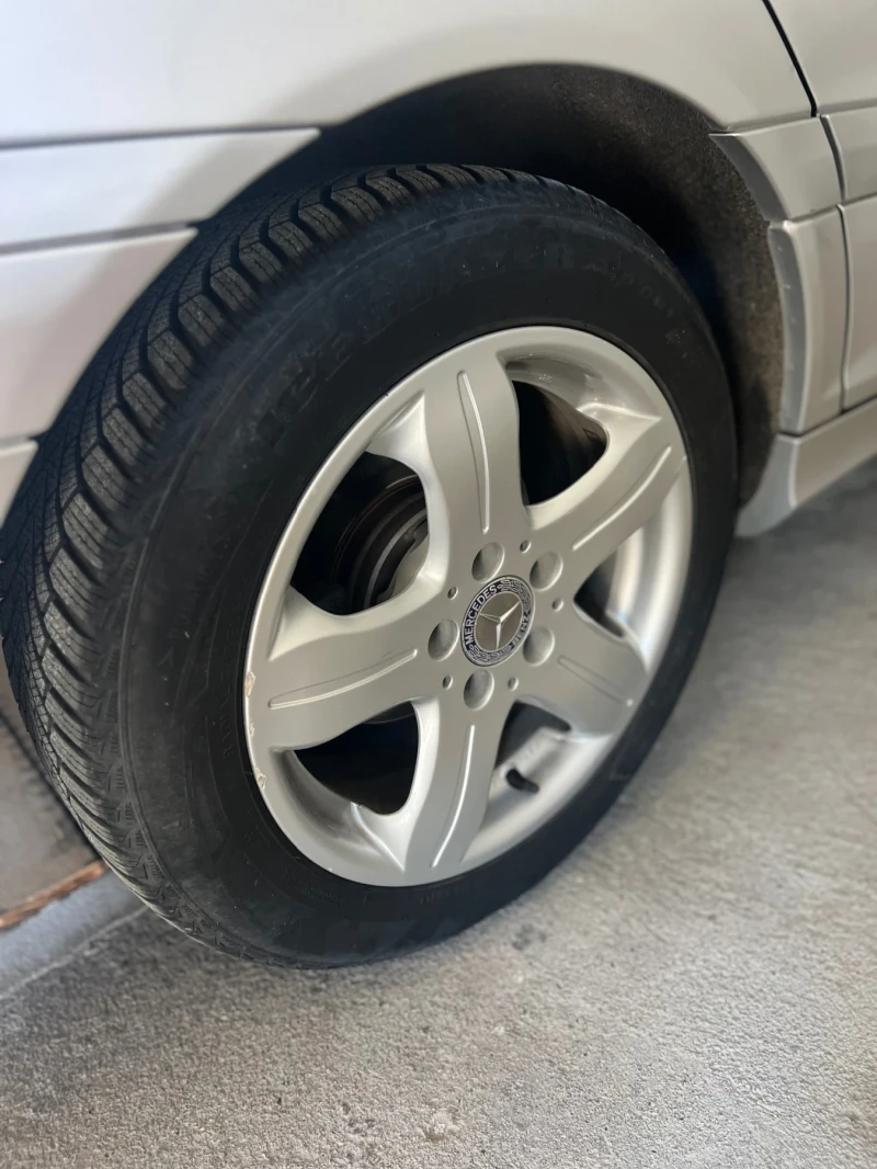 Mercedes-Benz 220, снимка 7 - Автомобили и джипове - 51632878