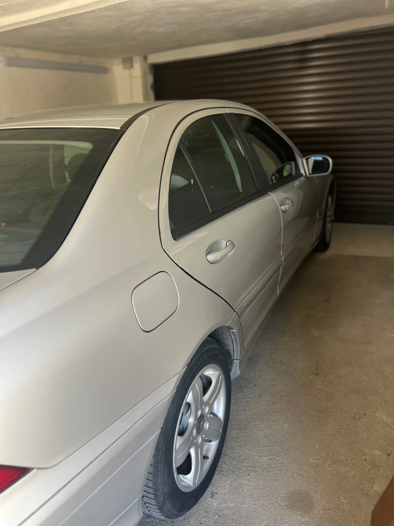 Mercedes-Benz 220, снимка 8 - Автомобили и джипове - 51632878