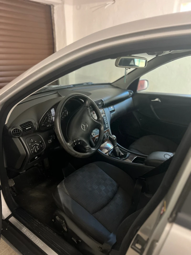 Mercedes-Benz 220, снимка 4 - Автомобили и джипове - 51632878