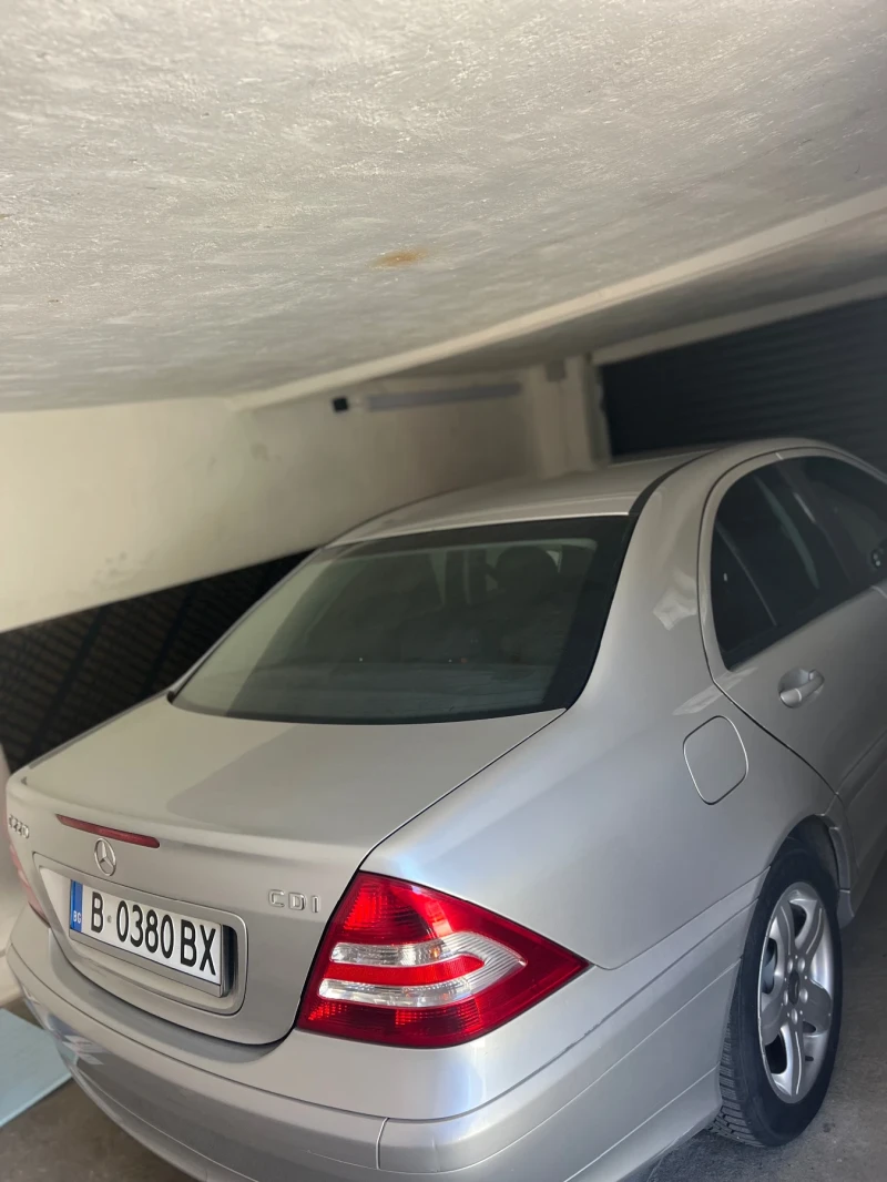 Mercedes-Benz 220, снимка 2 - Автомобили и джипове - 51632878