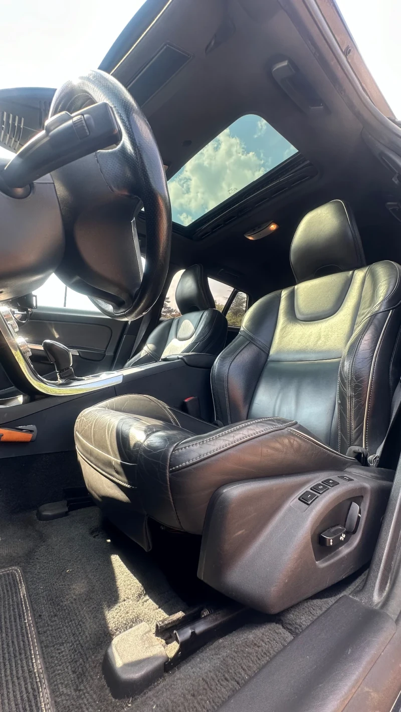 Volvo V60 2.4 D6 plug in hybrid, снимка 14 - Автомобили и джипове - 52770993