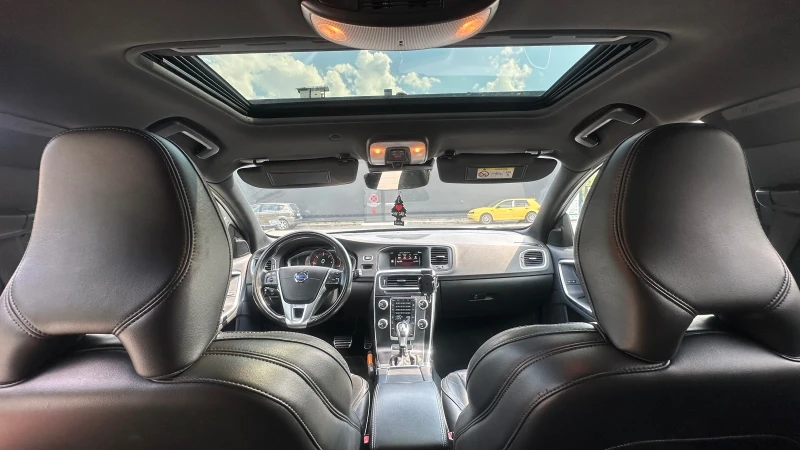 Volvo V60 2.4 D6 plug in hybrid, снимка 8 - Автомобили и джипове - 52770993