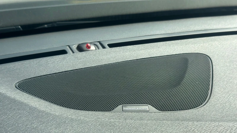 Volvo V60 2.4 D6 plug in hybrid, снимка 11 - Автомобили и джипове - 52770993