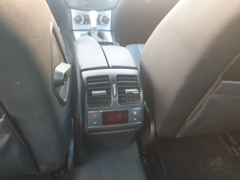 Mercedes-Benz C 220 2.2 CDI-AMG, снимка 14 - Автомобили и джипове - 52135907