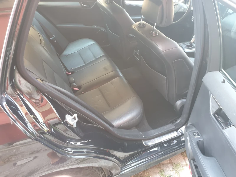 Mercedes-Benz C 220 2.2 CDI-AMG, снимка 9 - Автомобили и джипове - 52135907