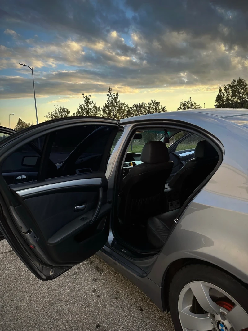 BMW 523 2.5* Facelift, снимка 11 - Автомобили и джипове - 52338506