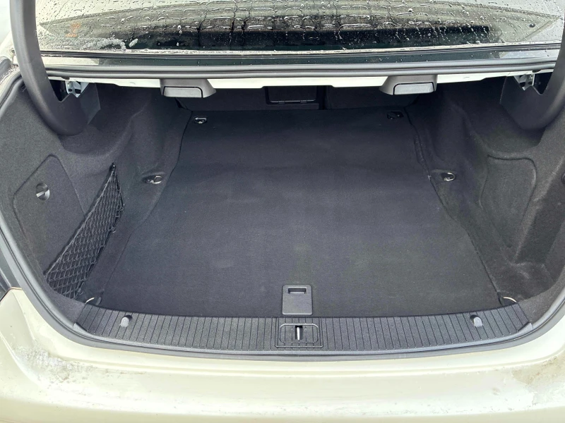 Mercedes-Benz E 63 AMG S * * CARFAX * * АВТО КРЕДИТ * * , снимка 14 - Автомобили и джипове - 52574023