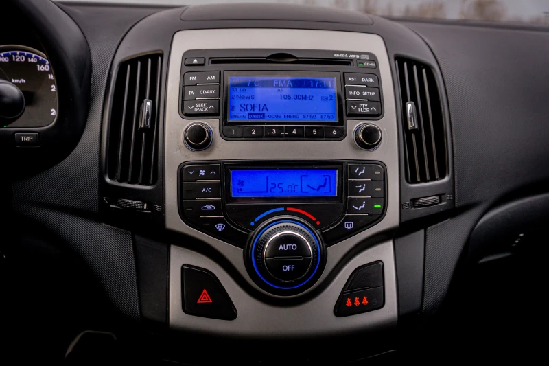 Hyundai I30 1.4 бензин | Много добро състояние! , снимка 14 - Автомобили и джипове - 52661998